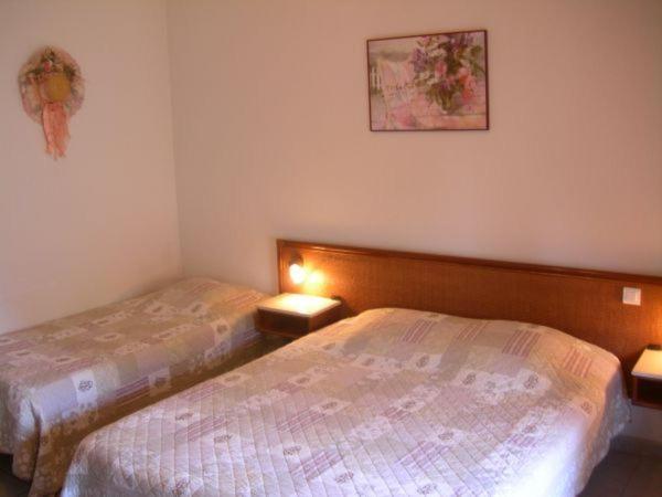 Hotel De La Madeleine Anduze Habitación foto